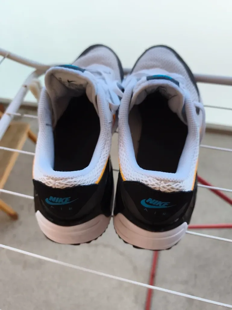 Tweedehands Nike Air Max bike — afbeelding 3 van 4