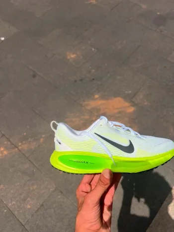 Gebrauchtes Nike Vomero 18 Running Shoes