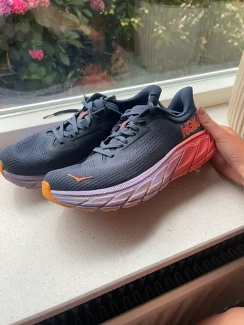 Used Asics Arahi 7 Running Shoes