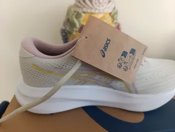 Used Asics Amplifoam+ bike — image 3 of 5