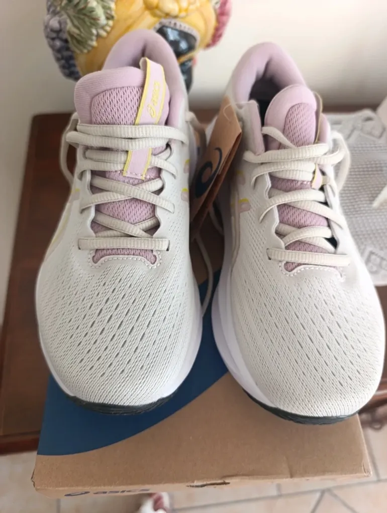 Used Asics Amplifoam+ bike — image 2 of 5