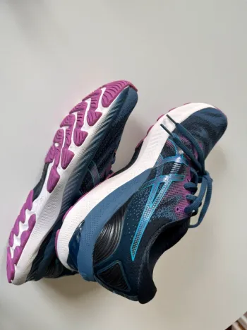 Used Asics Gel Nimbus 23 bike — image 4 of 6
