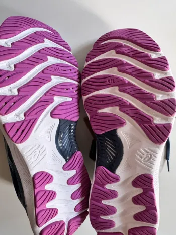 Used Asics Gel Nimbus 23 bike — image 3 of 6