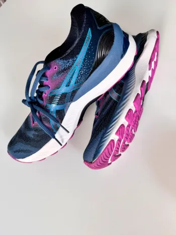 Używany Asics Gel Nimbus 23 Running Shoes