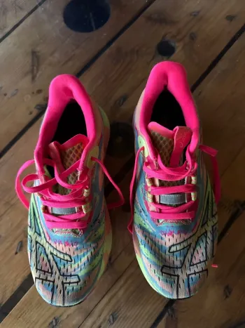 Used Asics Noosa Tri 15 Running Shoes