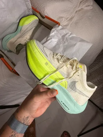 Used Nike Vaporfly II bike — image 2 of 9