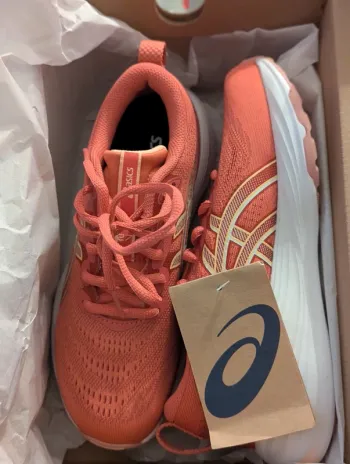 Used Asics Gel-Cumulus 27 Running Shoes