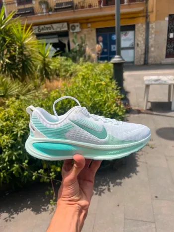 Gebrauchtes Nike Vomero 18 Running Shoes