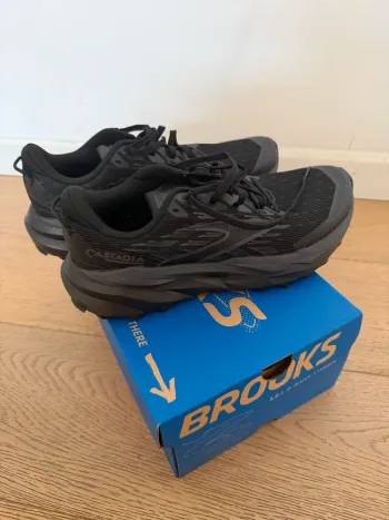 Used Brooks Cascadia bike — image 5 of 15