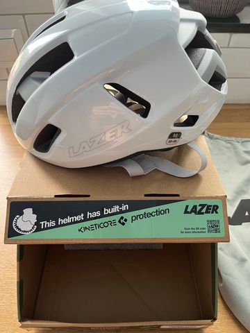 Tweedehands Lazer Sphere Helmet Kineticore 2026 bike — afbeelding 4 van 6