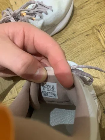 Used Asics Women Shoes bike — image 4 of 4