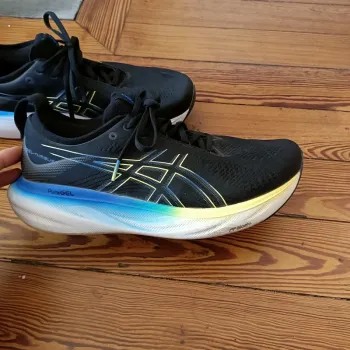 Used Asics Gel Nimbus Pure Gel bike — image 2 of 4