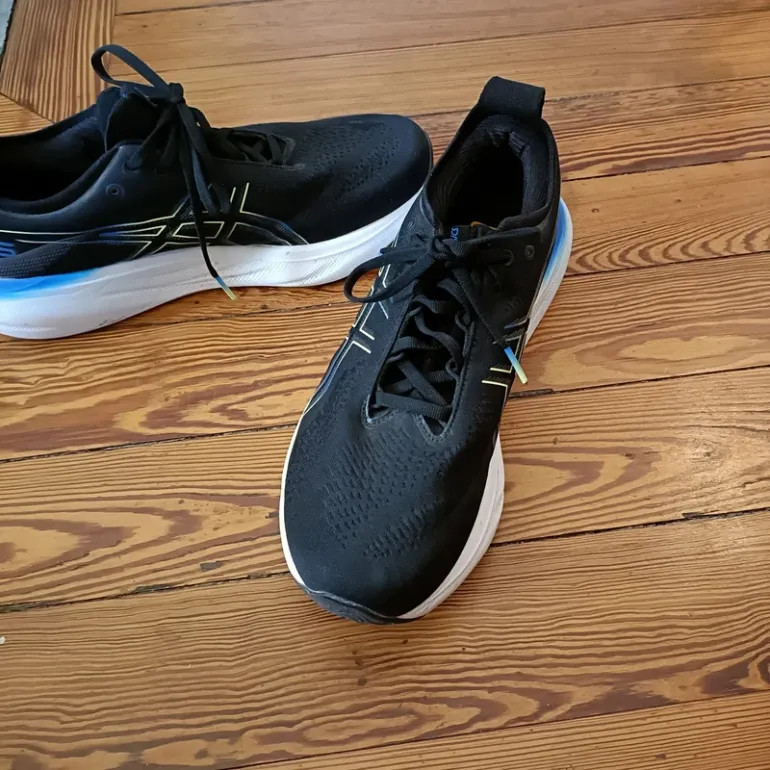 Used Asics Gel Nimbus Pure Gel bike — image 4 of 4