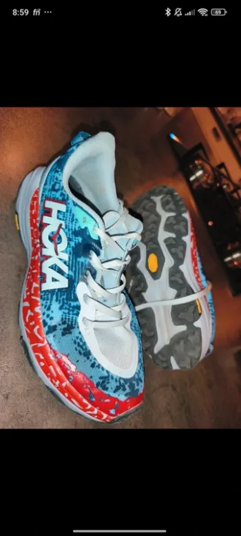 Used Hoka Speedgoat 6 Running Shoes