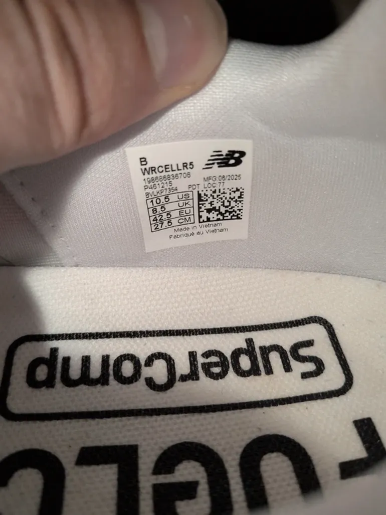 Used New Balance FuelCell Supercomp Elite V5 bike — image 4 of 8