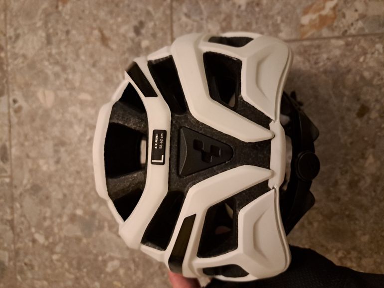 Used Cube Road Race Helmet 2025 bike — image 5 of 8