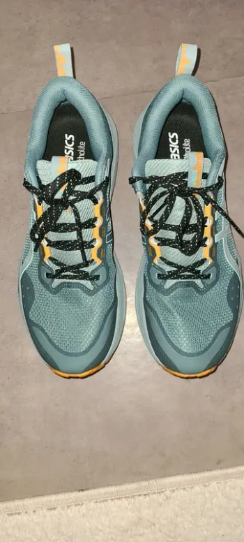 Gebrauchtes Asics Trabuco Terra 3 Running Shoes