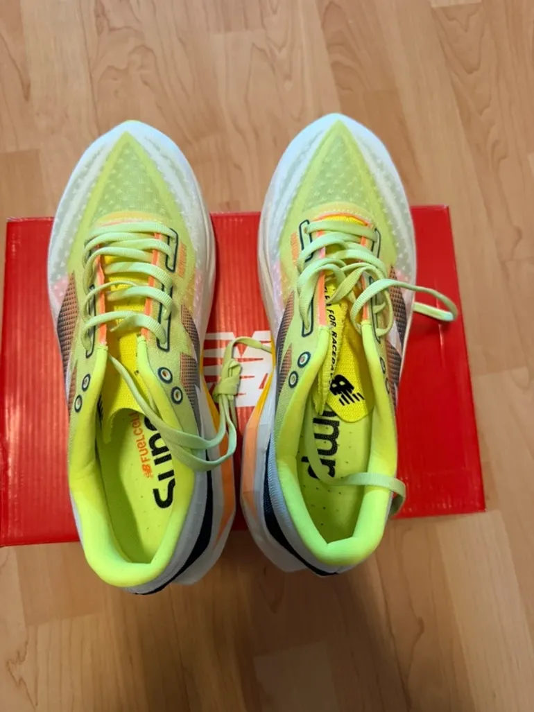 Used New Balance SuperComp Elite v4 bike — image 7 of 7