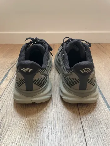 Used Hoka Clifton 9 bike — image 3 of 4