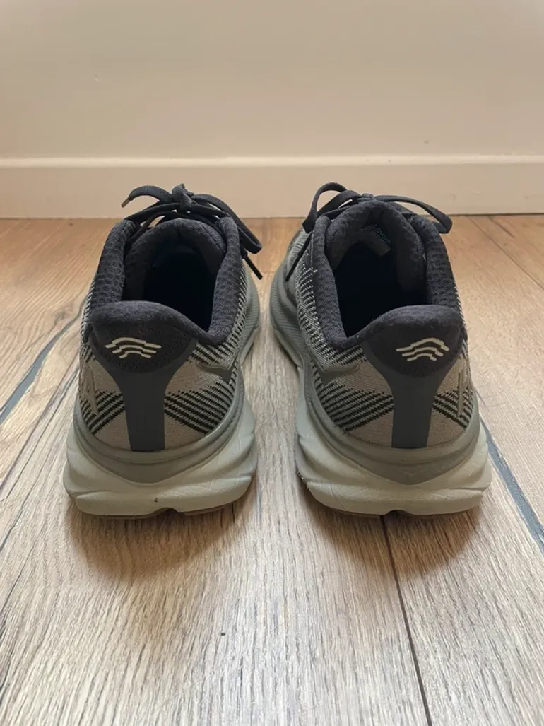 Used Hoka Clifton 9 bike — image 3 of 4