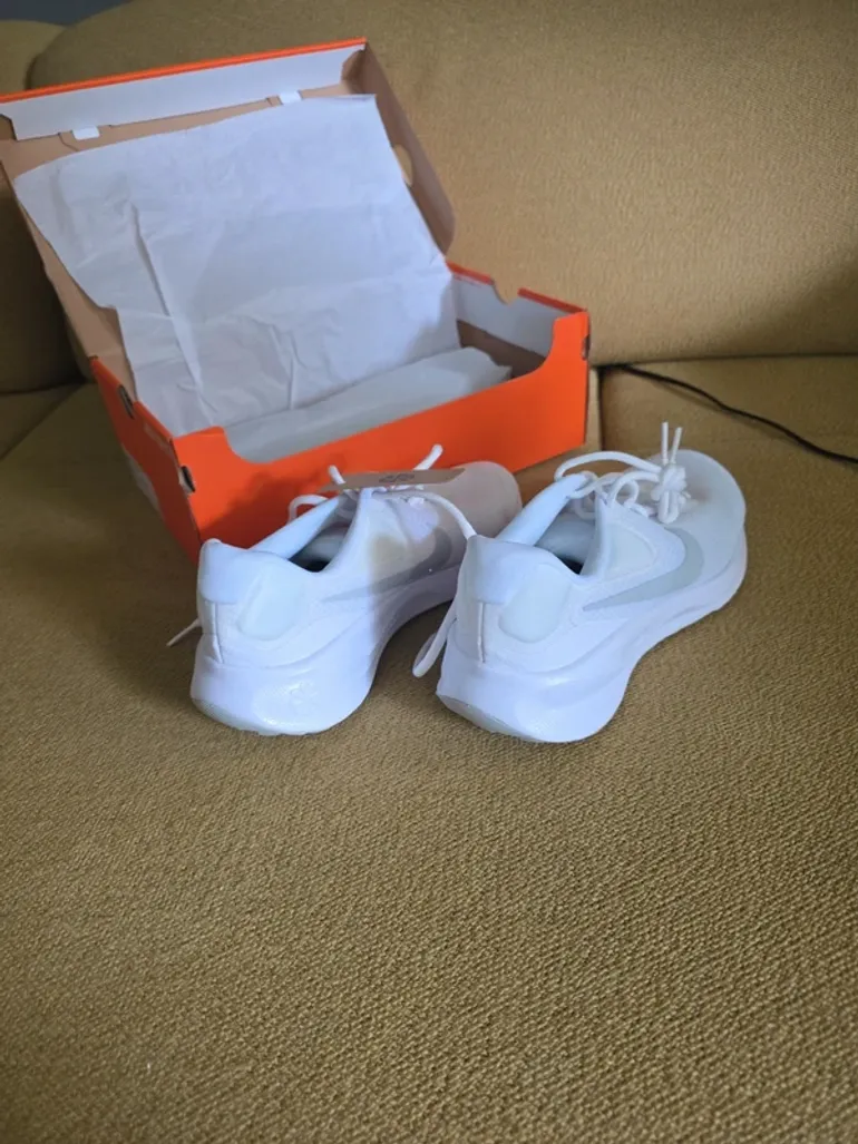Gebrauchtes Ideal Nike Revolution 7 bike — Bild 2 von 5