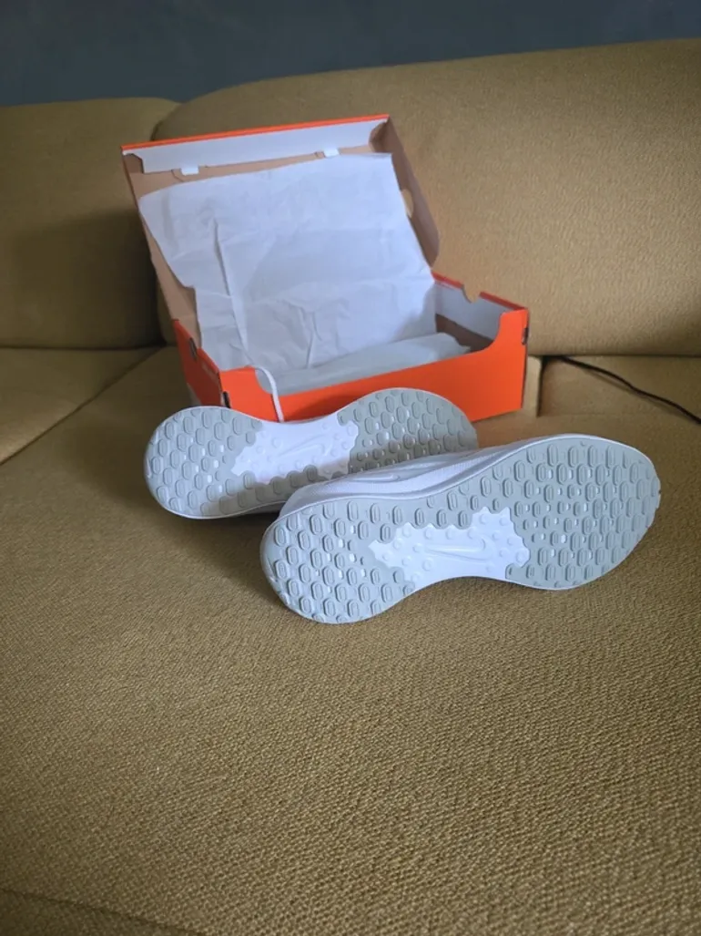 Gebrauchtes Ideal Nike Revolution 7 bike — Bild 3 von 5