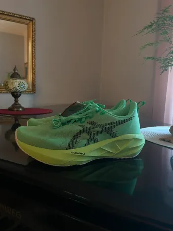 Použité Asics Novablast 5 bike — obrázek 2 z 8