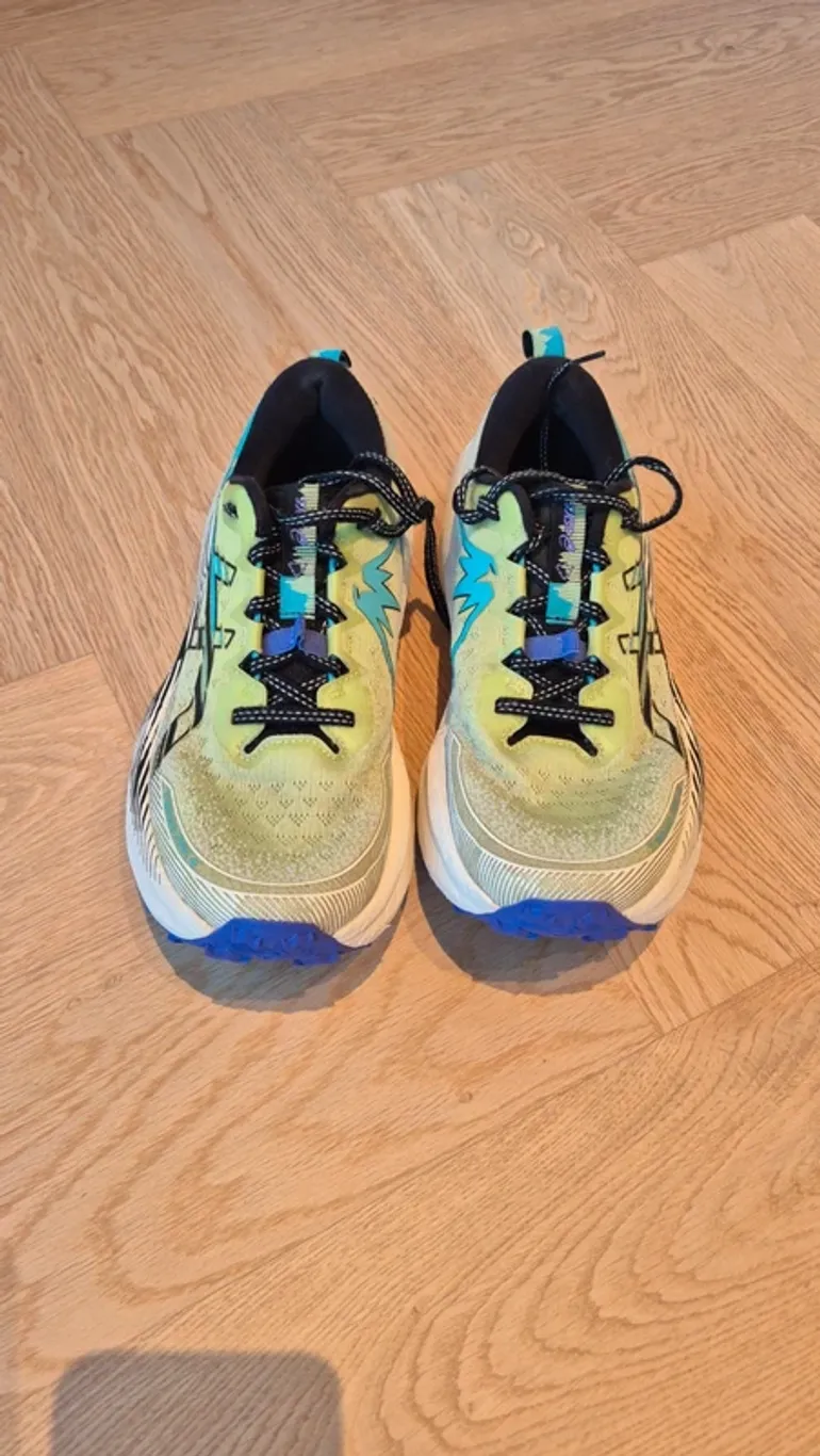 Used Asics Trabuco Max 4 bike — image 2 of 6