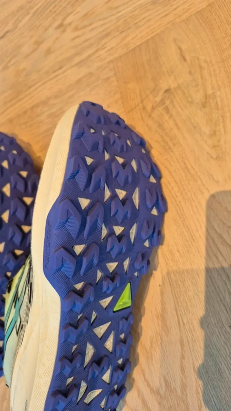 Used Asics Trabuco Max 4 bike — image 6 of 6