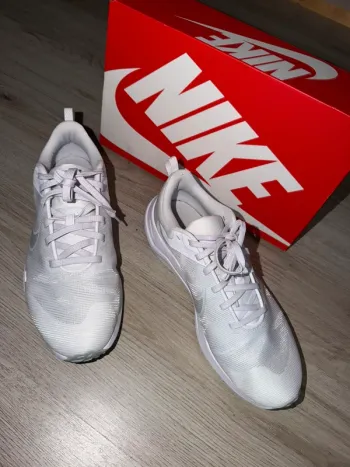 Used Nike Sneakers bike — image 4 of 4