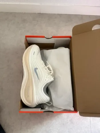 Tweedehands Nike Vomero Plus ESS Running Shoes