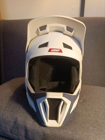 Tweedehands LEATT MTB 1.0 DH Helmet 2024 bike — afbeelding 5 van 18