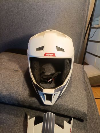 Brugt LEATT MTB 1.0 DH Helmet 2024 bike — billede 8 af 18