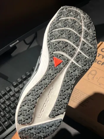 Brugt Nike Zoom Winflo 8 Shield bike — billede 8 af 9