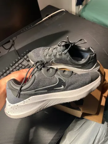 Brugt Nike Zoom Winflo 8 Shield bike — billede 2 af 9