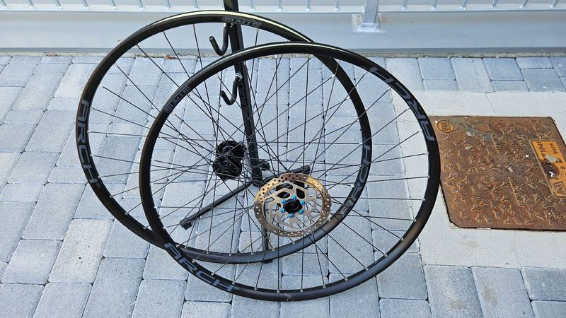 Used Stans Notubes Arch MTB Wheels Wheels