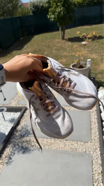 Used Asics Gel Nimbus 27 bike — image 2 of 4