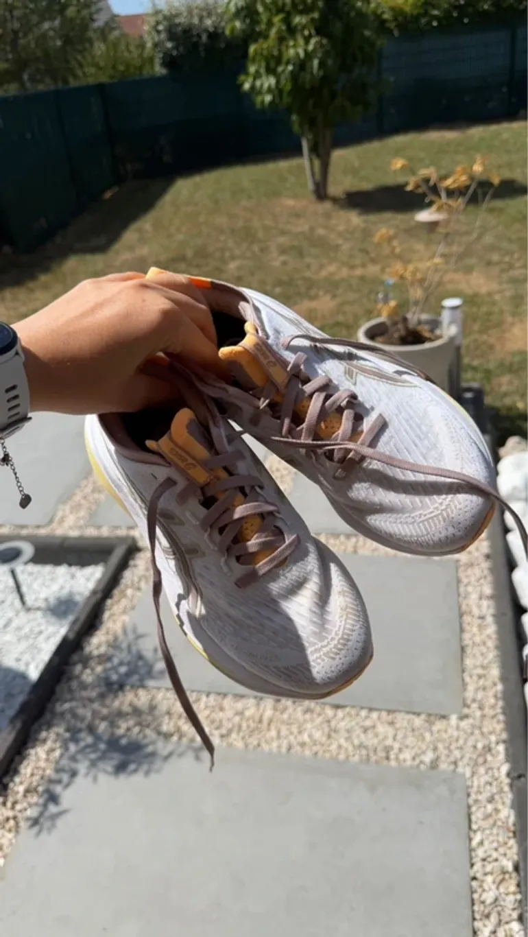 Used Asics Gel Nimbus 27 bike — image 2 of 4