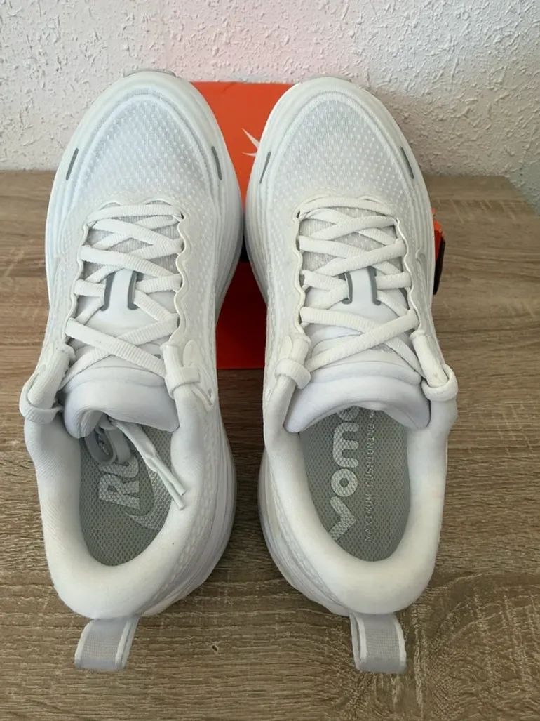 Used White Vomero Plus bike — image 6 of 8