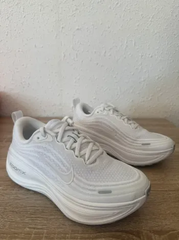 Tweedehands White Vomero Plus Running Shoes