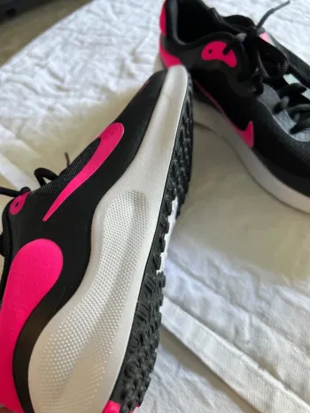 Nike Revolution 7 bike d'occasion — image 4 sur 9