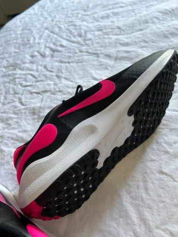 Nike Revolution 7 bike d'occasion — image 6 sur 9