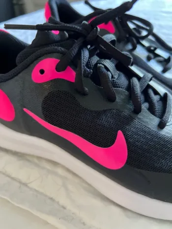 Nike Revolution 7 bike d'occasion — image 2 sur 9