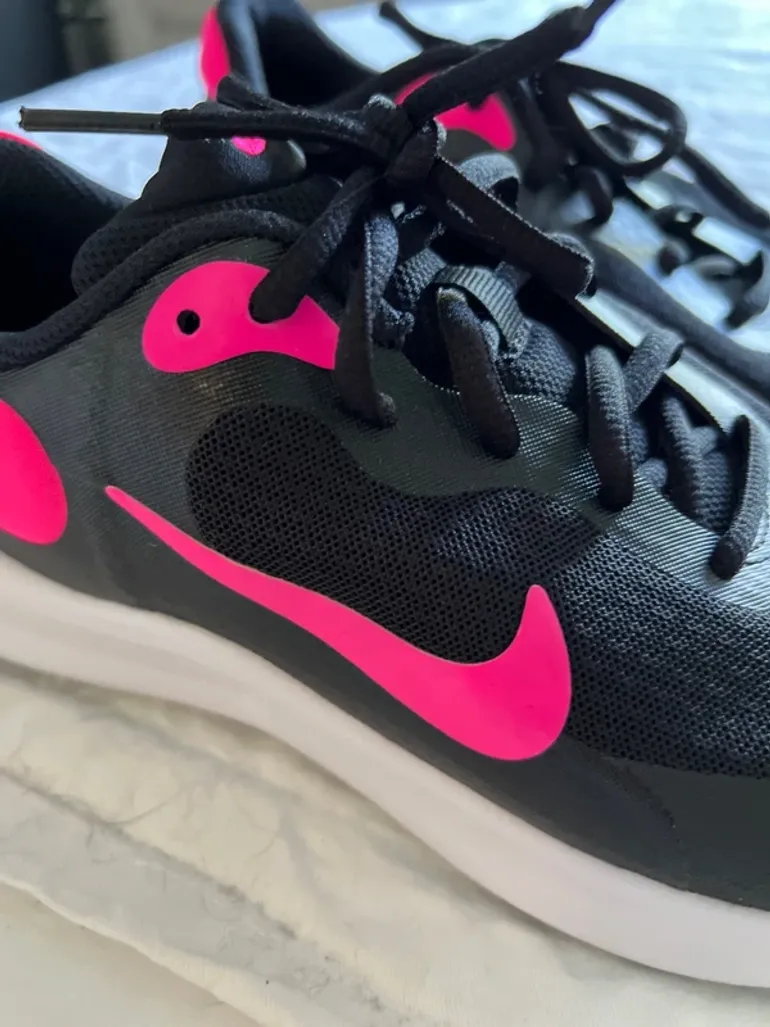 Nike Revolution 7 bike d'occasion — image 2 sur 9