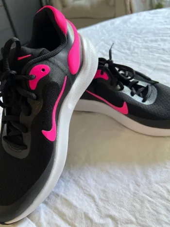 Nike Revolution 7 bike d'occasion — image 8 sur 9