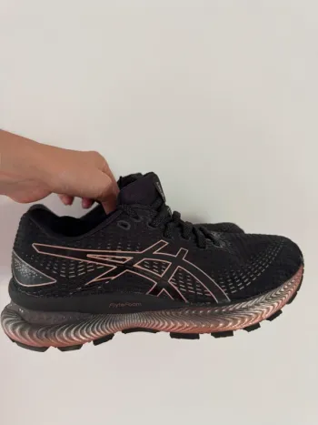 Used Asics Running Shoes size 37 bike — image 4 of 6