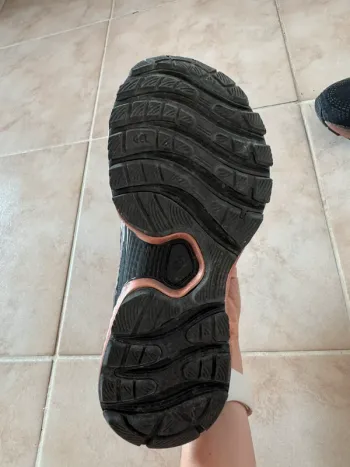 Used Asics Running Shoes size 37 bike — image 5 of 6