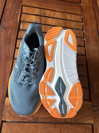 Used Saucony Hurricane 24 bike — image 5 of 6