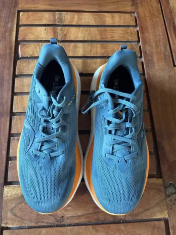 Used Saucony Hurricane 24 bike — image 3 of 6