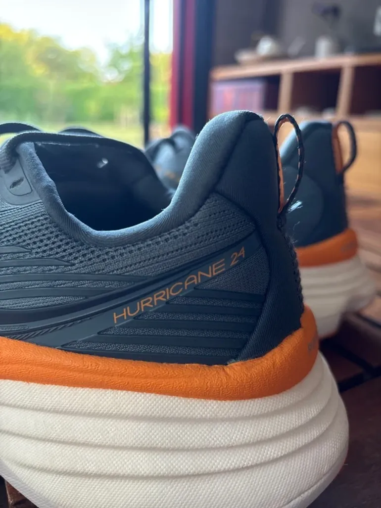 Used Saucony Hurricane 24 bike — image 2 of 6